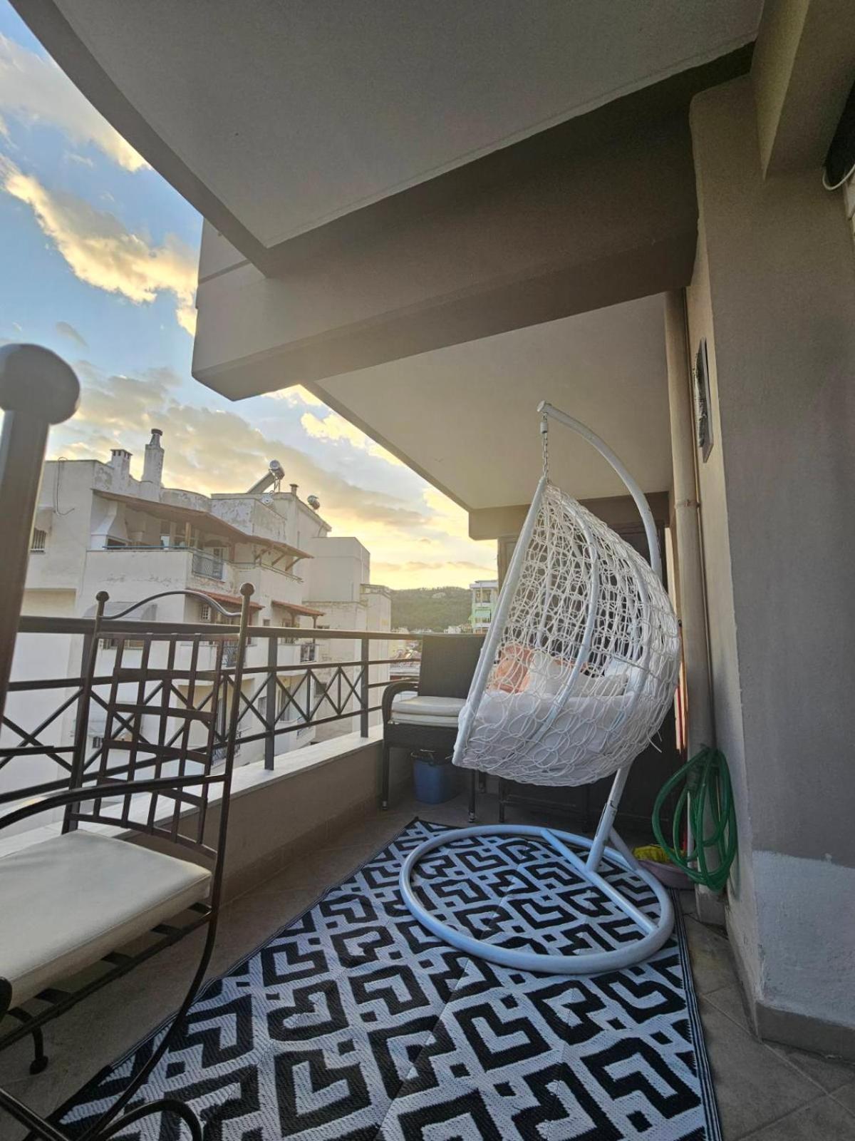 La Vie Est Belle Lägenhet Kavala Exteriör bild